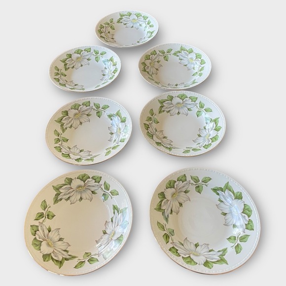 Homer Laughlin Eggshell Georgian Cotillion 8" Floral Magnolia Soup Bowls Set 7 - Picture 1 of 5